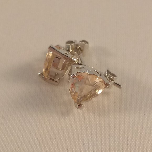 18K White Gold Plated Heart Shape Morganite Diamond Zircon Stud Earrings - Picture 2 of 4
